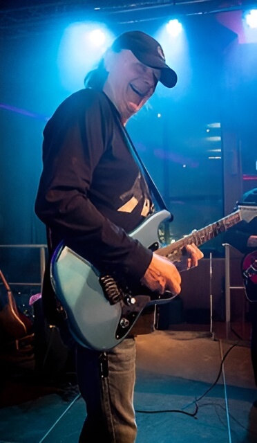 Nick live in Action auf der Bühne